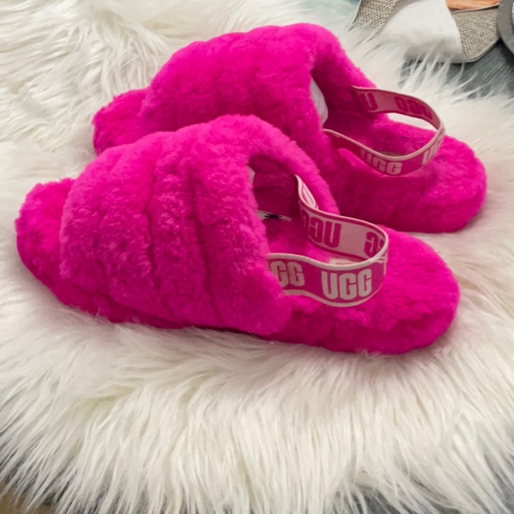 UGG slides - Picture 2 of 4